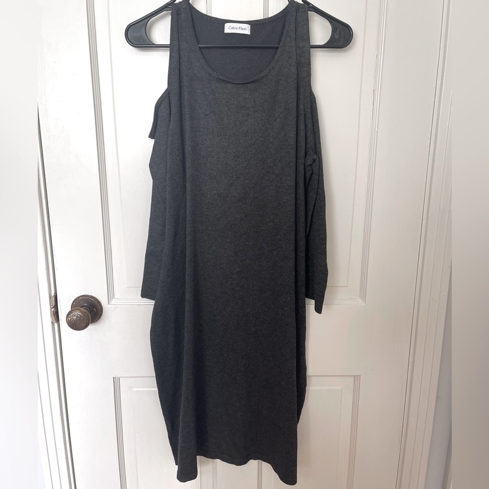 Calvin Klein light weight sweater Dress- peek a boo shoulders. Womens size Large